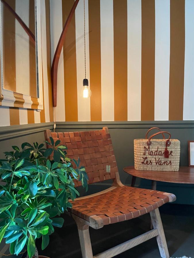 Madame Les Vans - Chambre D'Hotes - Charme Et Design Bed & Breakfast Екстериор снимка
